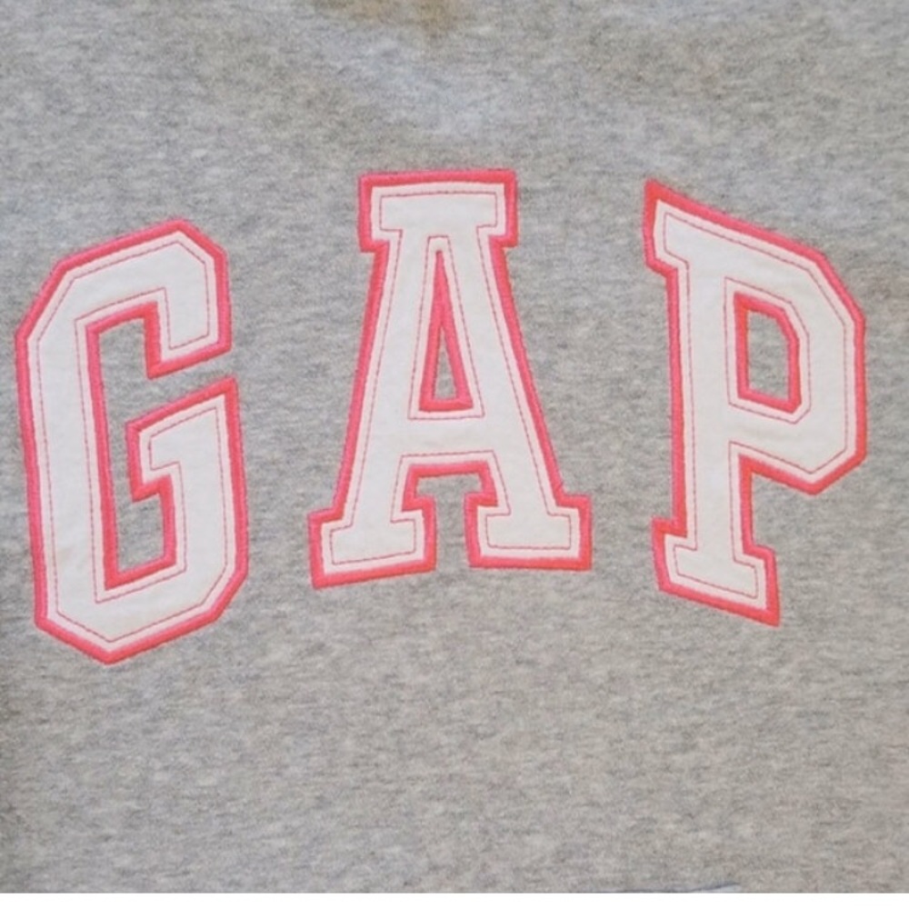 GAP Sweatshirt - Picture 2 of 4